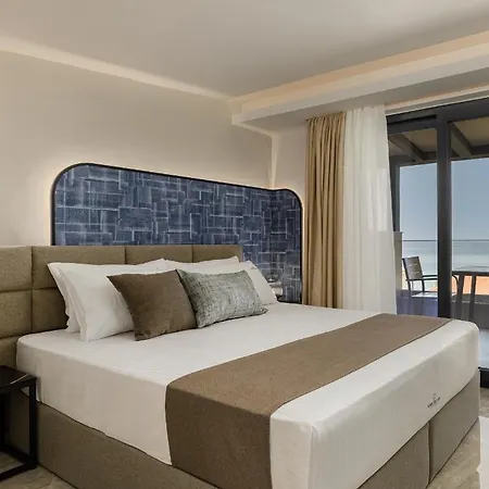 Costa De Luxe 아파트호텔 렙토카리아