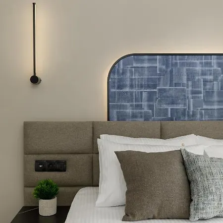 Costa De Luxe 렙토카리아