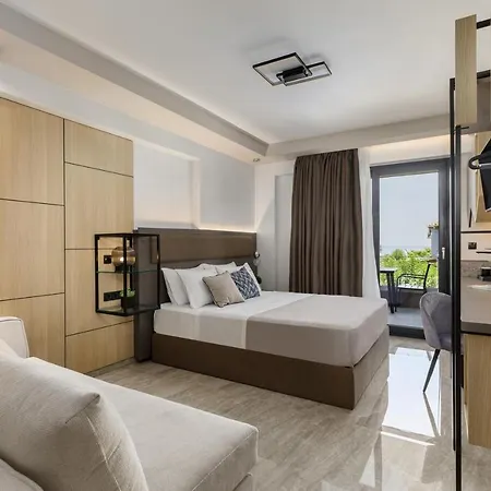 Costa De Luxe 렙토카리아