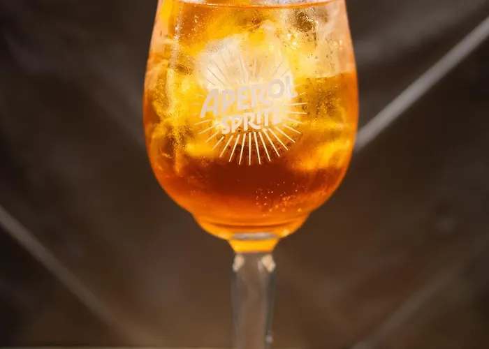 Costa De Luxe