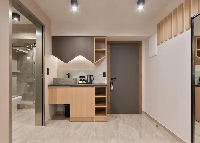 Costa De Luxe Leptokaryá