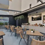 Costa De Luxe Aparthotel 4*