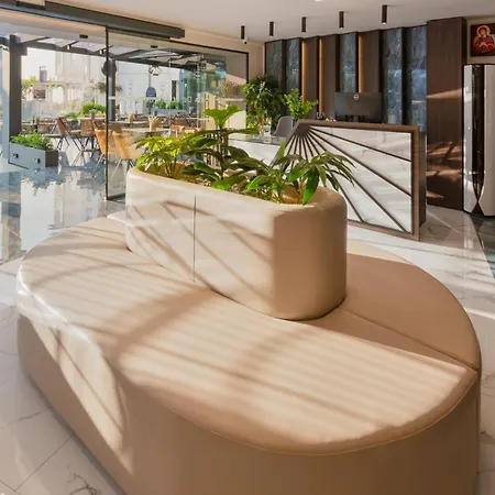 Costa De Luxe Apartahotel 4*