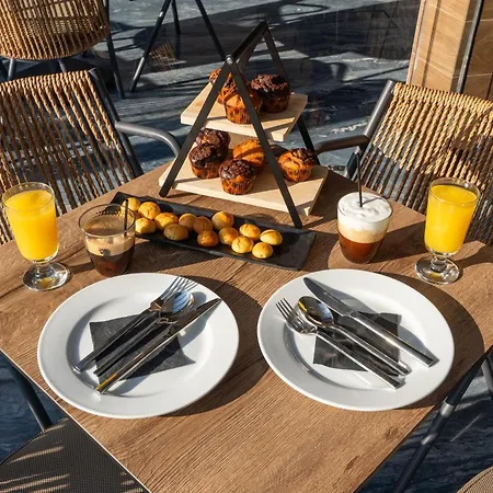 Costa De Luxe Apartahotel 4*