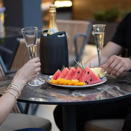 Costa De Luxe Apartahotel