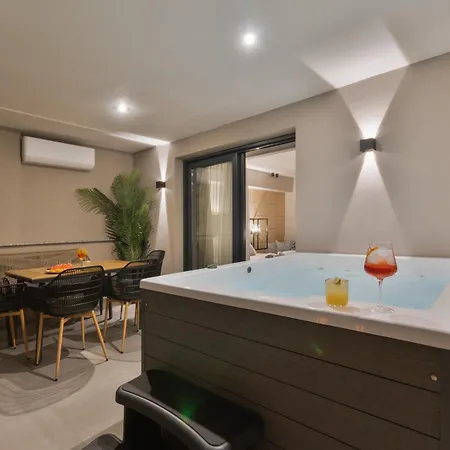 Costa De Luxe Apartahotel 4*