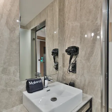 Costa De Luxe 4*