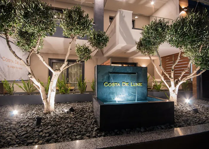 Costa De Luxe